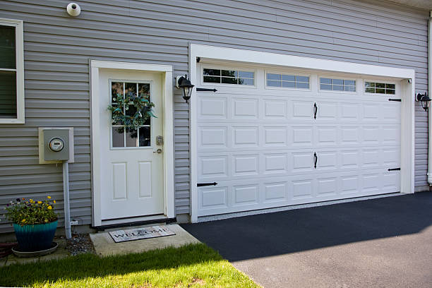 24/7 Emergency Garage Door Panel Replacement experts in Adams County County, ND